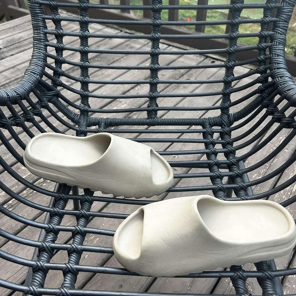 Yeezy Slides Pure Color Way Size 12 Men - image 2